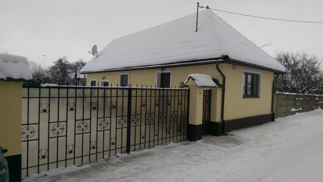 Sinca VecheEva'S Little House - Acasa La Taticul Albinelorアパートメント エクステリア 写真