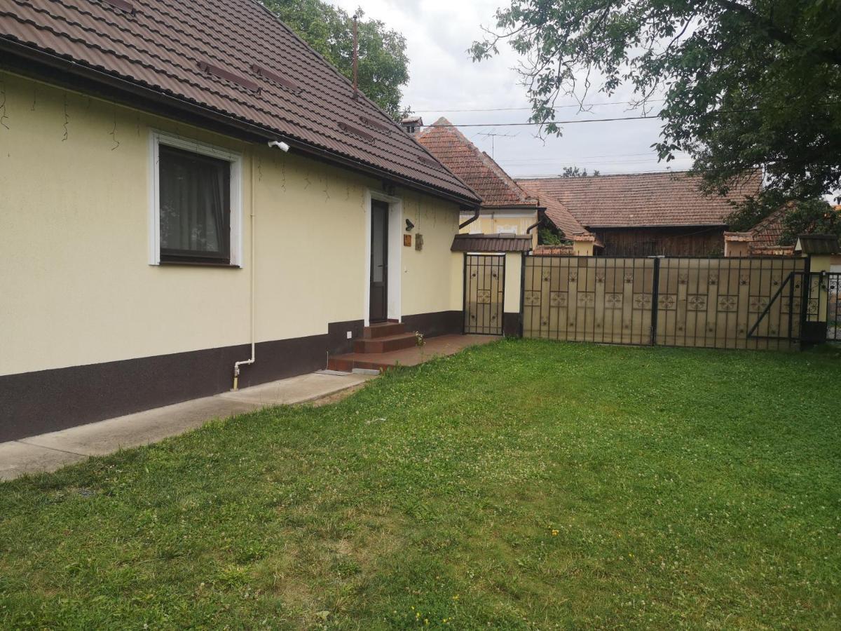 Sinca VecheEva'S Little House - Acasa La Taticul Albinelorアパートメント エクステリア 写真