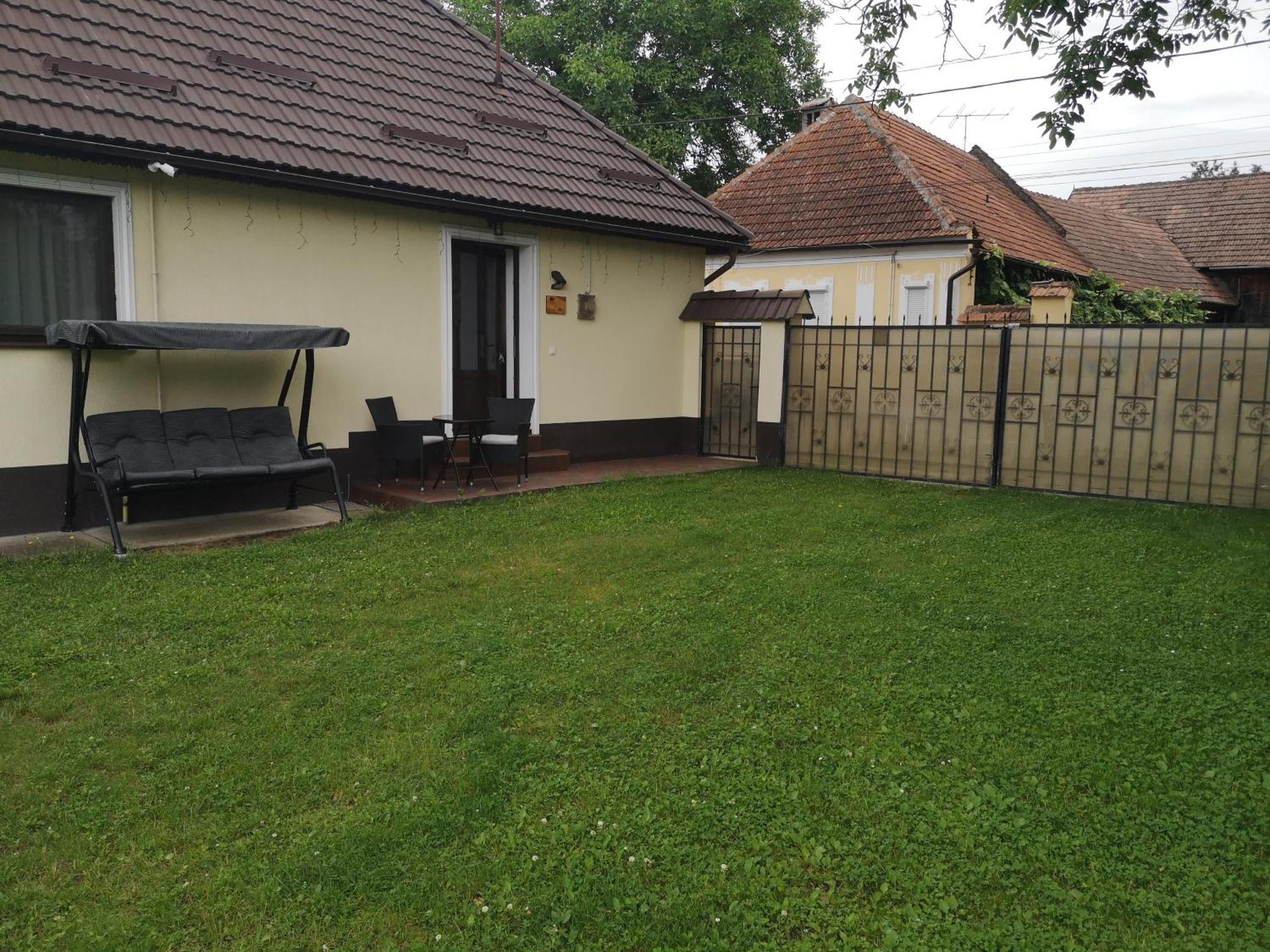 Sinca VecheEva'S Little House - Acasa La Taticul Albinelorアパートメント エクステリア 写真